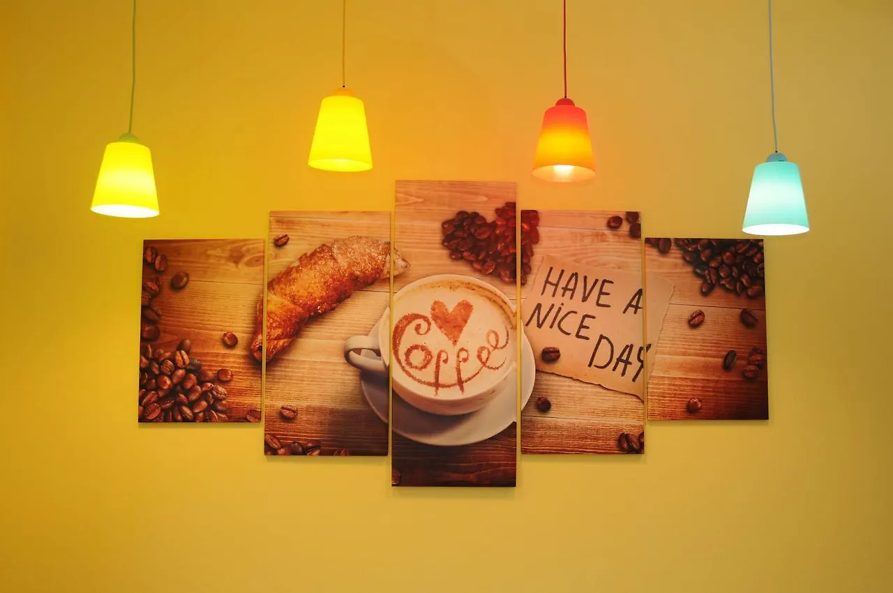 Color House Malpensa B&B Cassano Magnago Couette-café